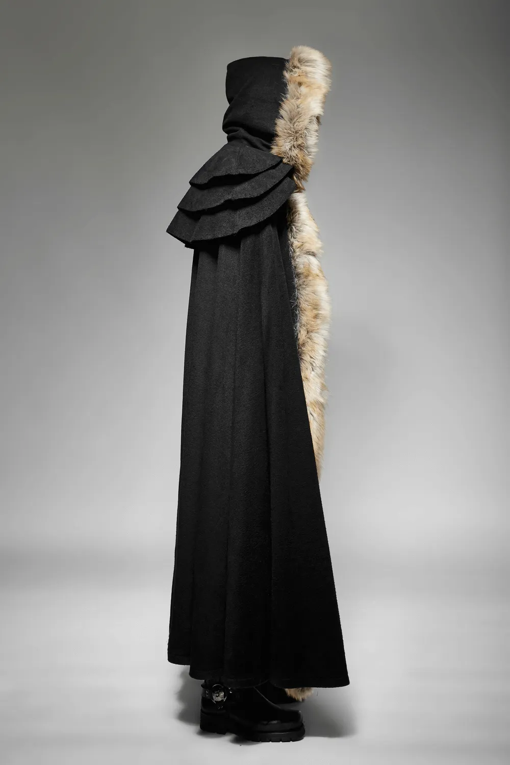 Sophisticated Black Gothic Cloak with Faux Fur Trim